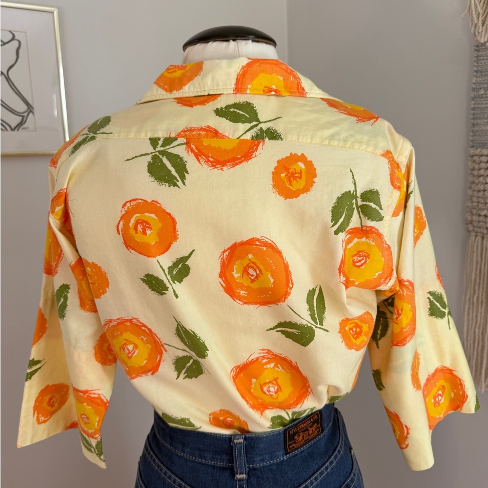 Vintage Floral Print Button-Up Women’s Top - Picture 5 of 7
